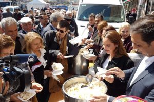 CHP'li Cankurtaran: &Ccedil;alışanlara 'evet'e oy atıp, fotoğrafını getirin baskısı yapılıyor