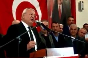 AKP'li başkandan skandal s&ouml;zler: "Hayır'cıyım demek şerefsizliktir"