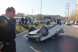 Otomobil takla attı: 2 yaralı