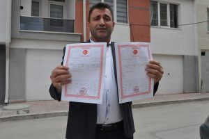'Hayır' &ccedil;ıkarsa kendisiyle bahse girene 2 ev verecek