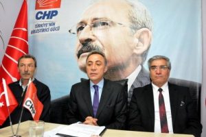 CHP'li Şimşek: Suriyeliler volta atıp, kızlarımıza tacizde bulunuyor
