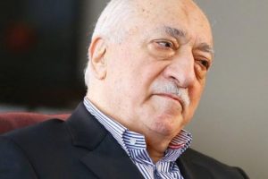 G&uuml;len'in berberi tutuklandı
