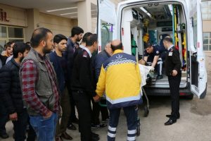 İş&ccedil;iler elektrik akımına kapıldı: 1 &ouml;l&uuml;, 1 yaralı
