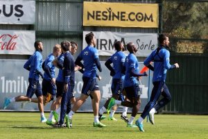 Fenerbah&ccedil;e'de derbi hazırlıkları s&uuml;rd&uuml;