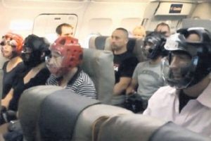 United Airlines yolcuları u&ccedil;ağa b&ouml;yle bindi!