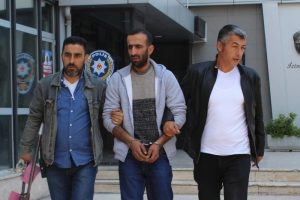 Bursa'da su&ccedil; makinesi &ouml;nce kameraya, sonra polise yakalandı