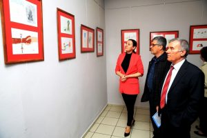 Bursa'da &ouml;ğrencilerden karikat&uuml;r sergisi