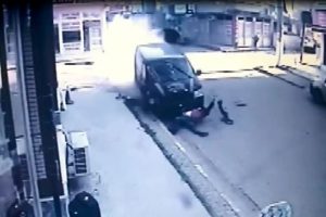 Minib&uuml;s&uuml;n freni boşaldı: 1 &ouml;l&uuml;, 1 yaralı