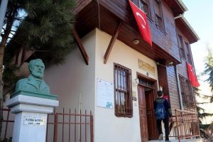 'Vatan Şairi'nin evi tarihe ışık tutuyor
