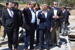 Bakan Yılmaz: 2050'de Fransa'nın &ouml;n&uuml;ne ge&ccedil;iyoruz
