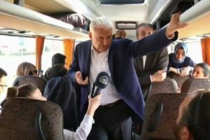 Başbakan gazetecilerle sohbet etti