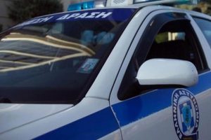 Yunanistan'da baba ve oğlu papazı bı&ccedil;akladı