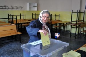 Bursa'da oy verme işlemi başladı!
