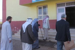 Mardinliler sandığa y&ouml;resel kıyafetlerle gitti
