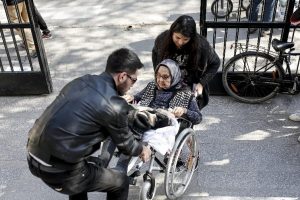 98 yaşındaki Hayriye nine oyunu kullanarak &ouml;rnek oldu