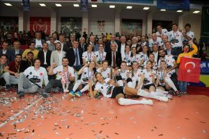 Bursaspor, şampiyon voleybolcuları kutladı