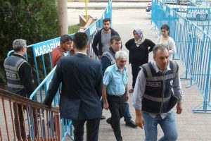 Karab&uuml;k'te 32 kişi sandık başında g&ouml;zaltına alındı