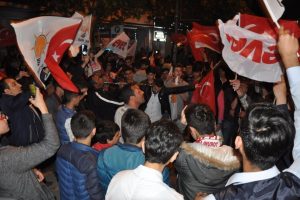 Bursa İneg&ouml;l'de y&uuml;zde 69.97 coşkusu