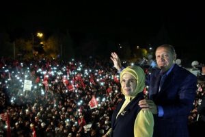 Referandumun kabul edilmesiyle &uuml;&ccedil; d&uuml;zenleme hemen y&uuml;r&uuml;rl&uuml;ğe girecek