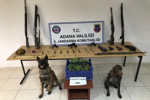 Adana'da uyuşturucu ve silah operasyonu