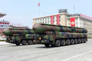 "Kim Jong Un ABD'ye sahte f&uuml;zeler ile g&ouml;zdağı verdi"