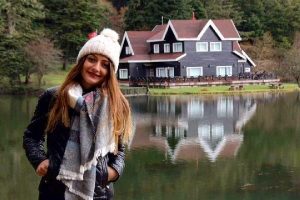 &Uuml;niversiteli Burcu'nun kazada &ouml;ld&uuml;ğ&uuml; yere tabelası dikildi