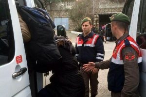 Tekne arıza yapınca yakayı ele verdiler