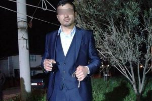 Oyunun fotoğrafını &ccedil;ekip polise kafa atmıştı, tutuklandı!