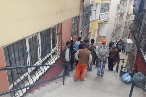 Bursalı G&ouml;n&uuml;l hemşireye mesai arkadaşlarından destek