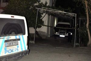 45 yaşındaki sevgilisinin boğazını kesip intihara kalkıştı
