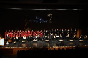 Bursa'da 'Dillerden G&ouml;n&uuml;llere &Ouml;mre Bedel Şarkılar'