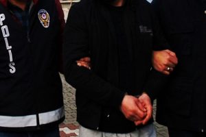 Emniyet personeline FET&Ouml; operasyonu: 23 g&ouml;zaltı
