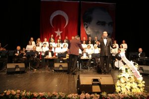 Bursa Nil&uuml;fer T&uuml;rk M&uuml;ziği Derneği Korosu mest etti