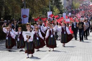 39. TRT Uluslararası 23 Nisan &Ccedil;ocuk Şenliği korteji d&uuml;zenlendi