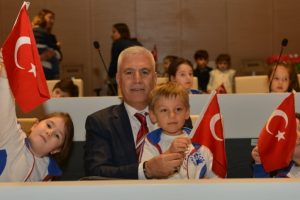 Bursa Nil&uuml;fer Belediyesi Halk Evi'nde 23 Nisan coşkusu