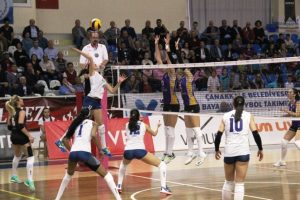 &Ccedil;anakkale Belediyespor, Halkbank'ı mağlup etti