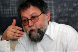 Ali Nesin'in YSK yorumu sosyal medyada olay oldu