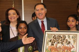 Kamu Başdenet&ccedil;isi Malko&ccedil; &ccedil;ocuklarla bir araya geldi
