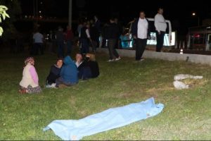 Ehliyetsiz ve kasksız motosiklet s&uuml;r&uuml;c&uuml;s&uuml;...