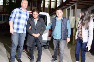 Arkadaşını &ouml;ld&uuml;r&uuml;p parasını &ccedil;alan Suriyeli yakalandı!