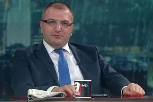 K&uuml;&ccedil;&uuml;k: Ak Parti'nin radikal İslamcılarla yolunu ayırması lazım