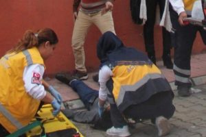 Babası Hollanda'da cezaevine giren kız &ouml;ğrenci &ouml;lmek istedi