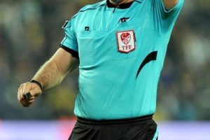 Akhisar Belediyespor-Bursaspor ma&ccedil;ının hakemi belli oldu