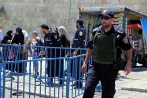 İsrail, iki Filistinli hasta kızkardeşi g&ouml;zaltına aldı