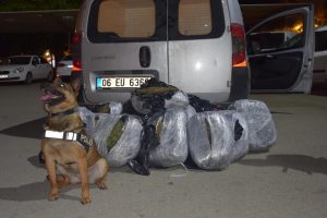 Mersin'de film gibi uyuşturucu operasyonu