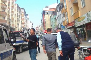 Bursa'da zabıta kaldırım işgaline izin vermiyor