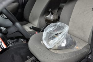 Otomobile uyuşturucu baskını: 7 g&ouml;zaltı