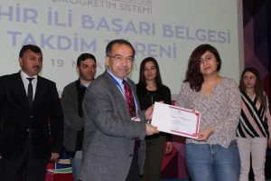 Anadolu &Uuml;niversitesi başarılı &ouml;ğrencileriyle buluşmaya devam ediyor