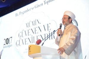 G&ouml;rmez: "15 Temmuz'da en b&uuml;y&uuml;k zararı dini m&uuml;bini İslam g&ouml;rd&uuml;"