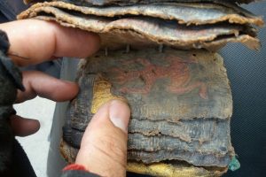 Adana'da el yazması Tevrat bulundu